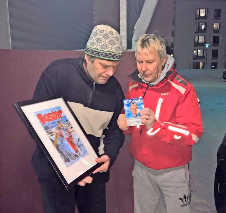 Matti yllätti pitkäaikaisen faninsa Timo Remeksen käymällä tämän luona tuliaisten kera.