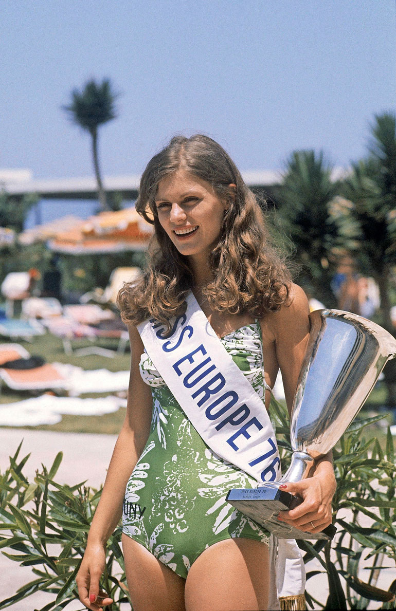 Vuonna 1976 Riitta sai Rodoksella kutreilleen Miss Euroopan kruunun.