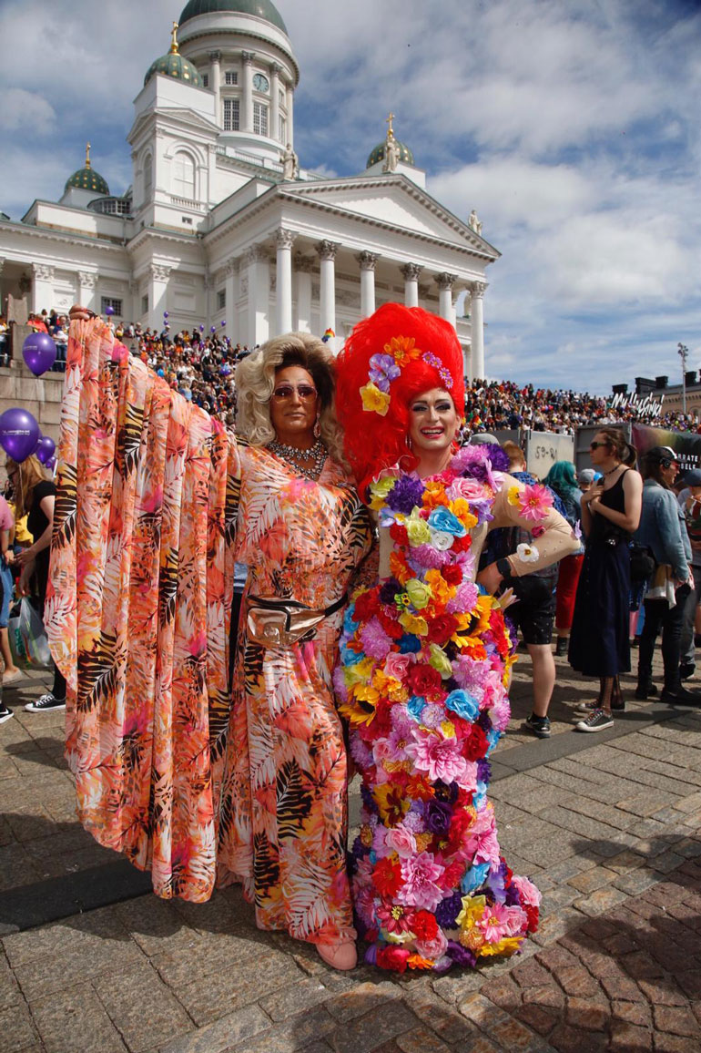 Marko Vainio Pride-kulkueessa.