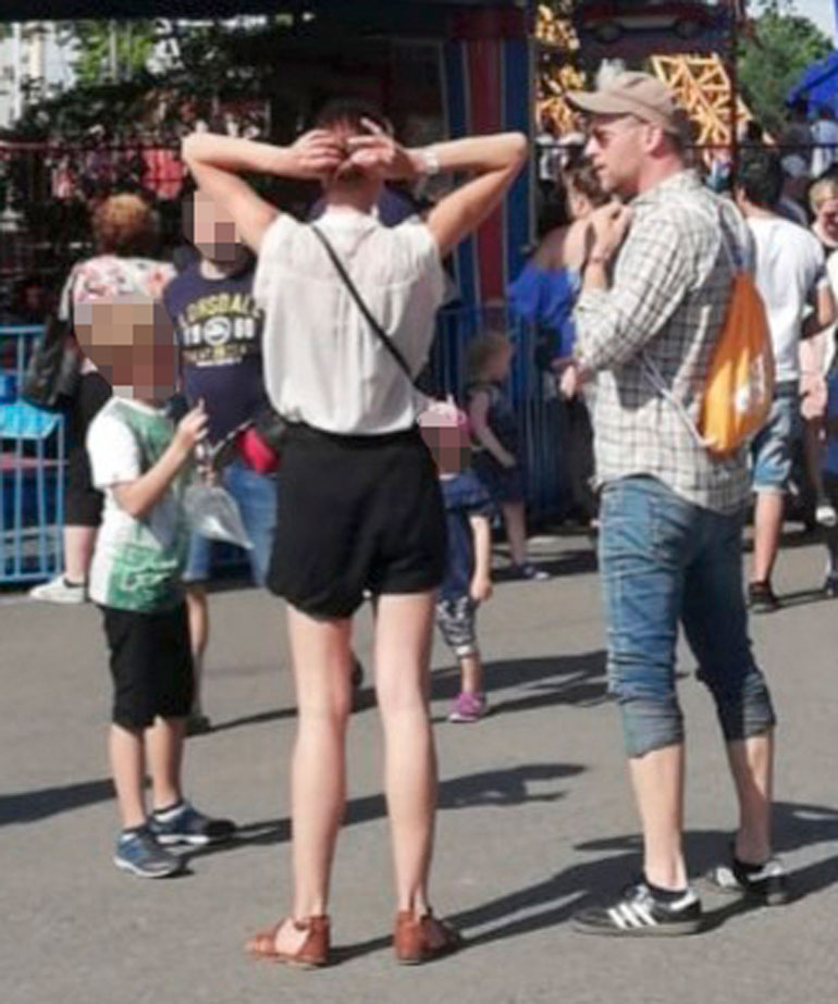 Lorenz ja Niina Backman Linnanmäellä.