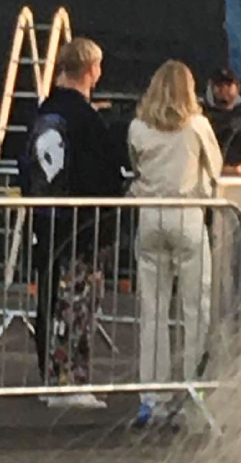 Isac Elliot ja blondi.