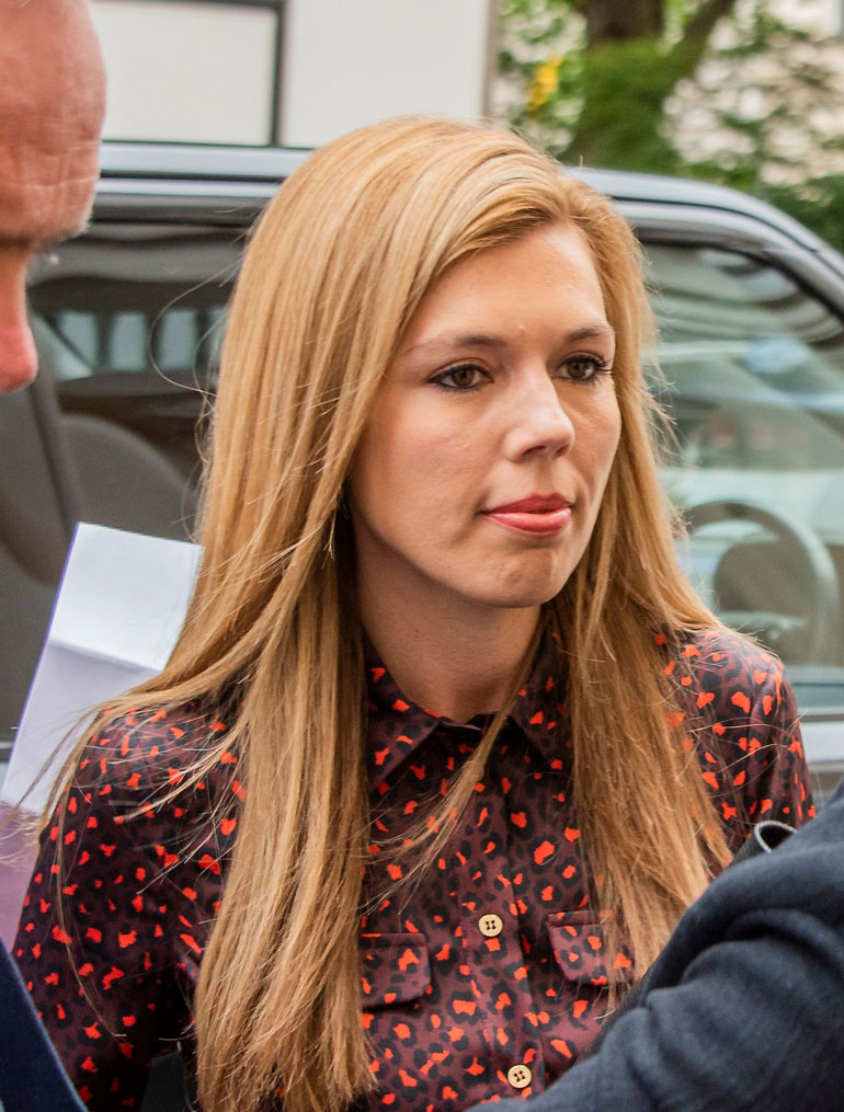 Boris seurustelee nykyisin 31-vuotiaan viestintäpäällikön Carrie Symondsin kanssa.