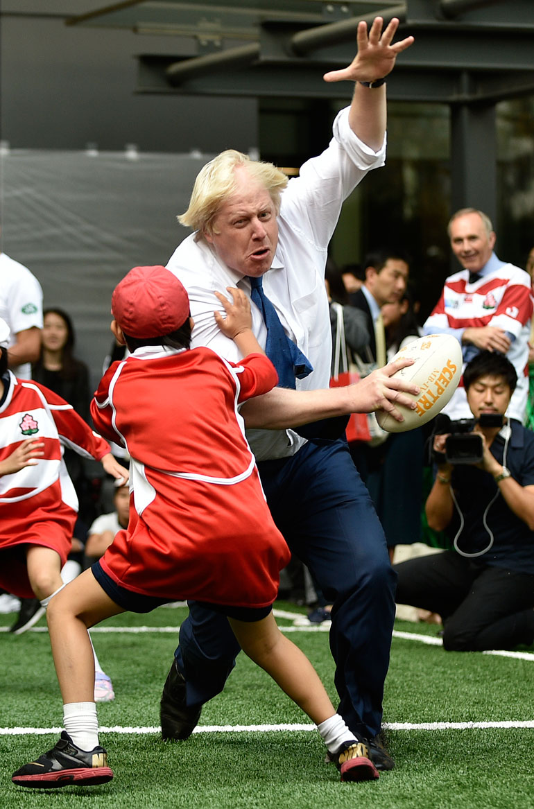 Kymmenvuotias japanilaispoika Toki Seguchi jäi Borisin rajun taklauksen alle vuonna 2015.