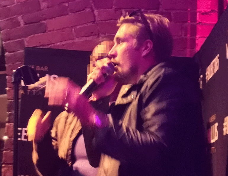 Stefan oli ahkeralla laulutuulella Wallis-karaokebaarissa viime torstaina. Stefu intoutui myös paljastamaan hänen ja Martinan hääsuunnitelmat.