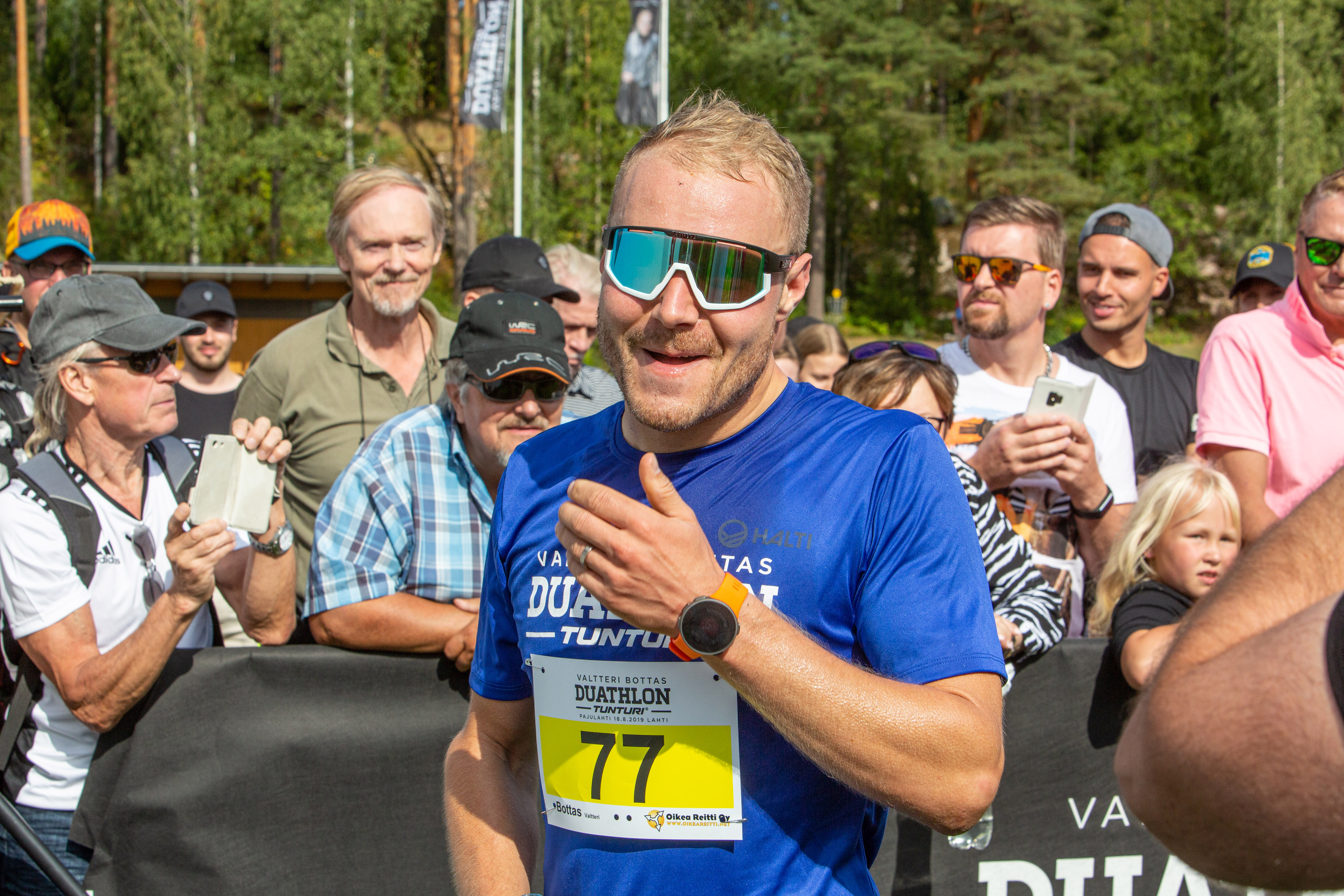 Valtteri Bottas kommentoi F1-sopimusneuvotteluitaan Seiskalle sunnuntaina Pajulahdessa nimeään kantavassa duatlhon-kisassa.