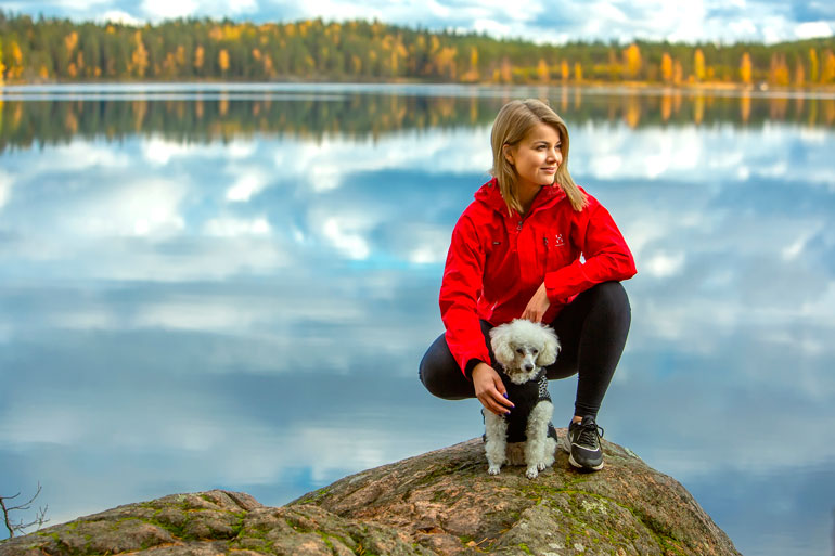 Janni Hussi on iän myötä oppinut rauhoittumaan. – Kesällä tajusin, että olen koko ajan kohkannut pää kolmantena jalkana mutta ilman mitään selkeää suuntaa.