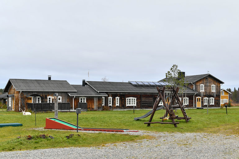 Janin ja Marian häitä tanssitaan maaliskuussa täällä, hotelli Taivaanvalkeissa Levillä.