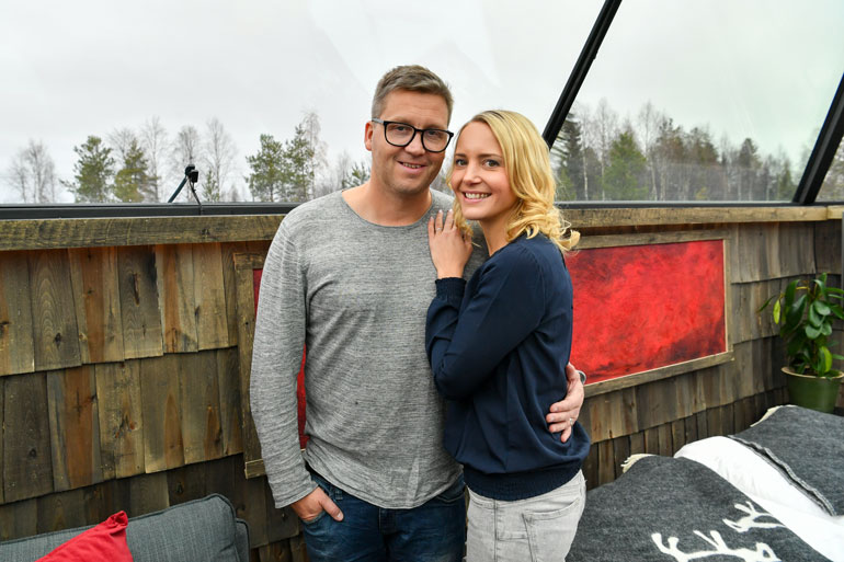 Rakastavaiset seitsenlapsiseen uusioperheeseen kuuluu Janin kolme tytärtä ja kaksi aikuista poikaa sekä Marian kaksi lasta. – Lapsista on tullut todella hyviä kavereita keskenään. Emme erottele heitä vaan kohtelemme samanveroisina.
