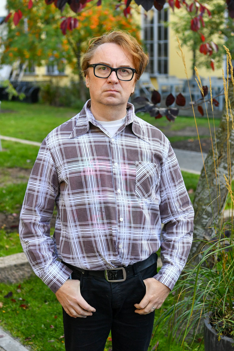 Pertti nappaa parhaat Fingerpori-vitsinsä eletystä arkielämästä. – Niitä tulee jopa puolivahingossa, jos näkee jotain huvittavaa tai kuulee jonkun sanovan jotain hassua.