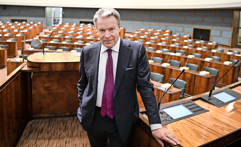 Ilkka Kanerva on ollut kansanedustaja vuodesta 1975 alkaen.