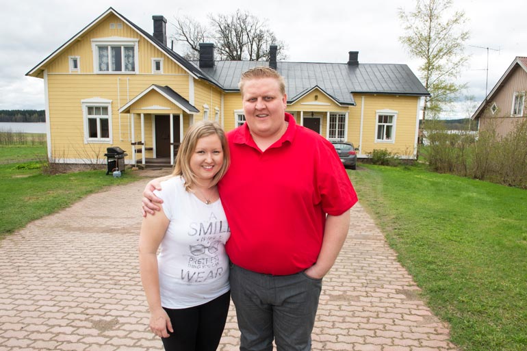 Mikko valitsi Maajussille morsian -sarjasta kumppanikseen helsinkiläisen Jaanan. He erosivat syksyllä 2015.