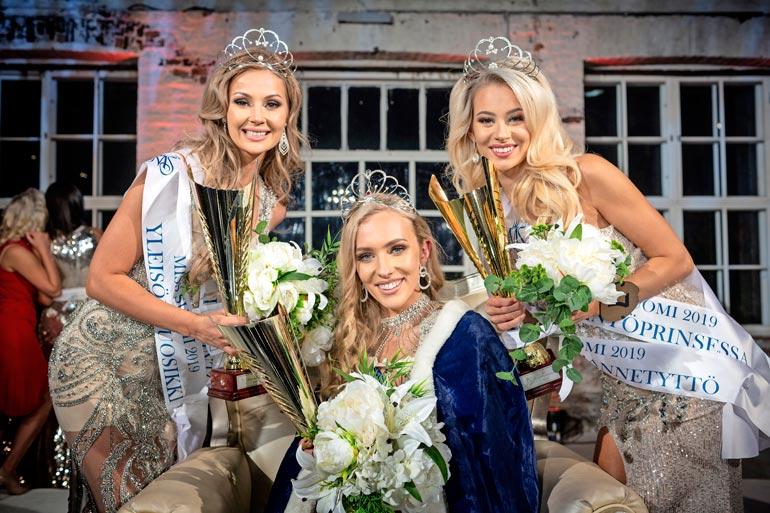 Annista kruunattiin Miss Suomi syksyn alussa. – Epäilin, ettei Anni halua muuttaa yhteen kanssani, kun hän voitti kisat, Sonja sanoo.