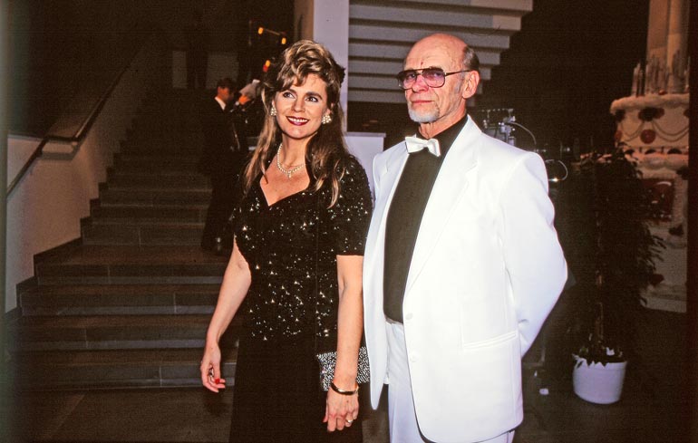 Riitta seurusteli viihdemoguli Pertti "Spede" Pasasen kanssa 1982-1993.