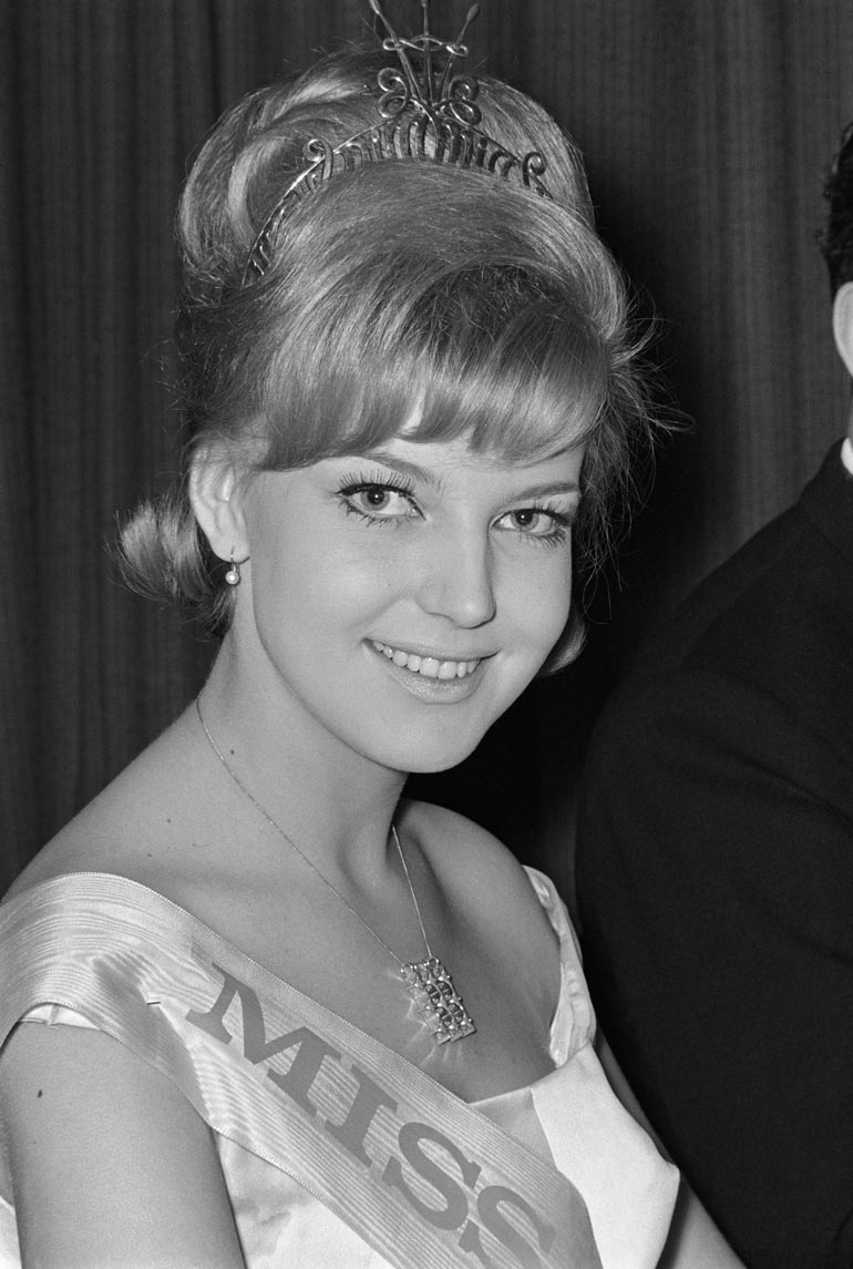 Klassisen kaunis Virpi voitti 18-vuotiaana Miss Suomi -tittelin 1965.