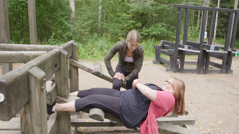 Nina sai vauhtia laihdutukseen Suurin pudottaja Suomi -ohjelmasta, jossa perheenäitiä piiskasi kuntoon Janni Hussi.