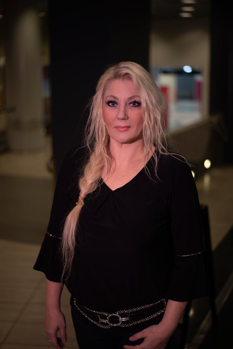 Carita Huvinen näkee lasten ja nuorten päihteiden käytössä merkittävän muutoksen saatavuuden helpotuttua.