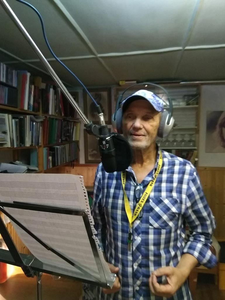 Jorma äänitti juuri studiossa Cuba Libre -kappaleen.