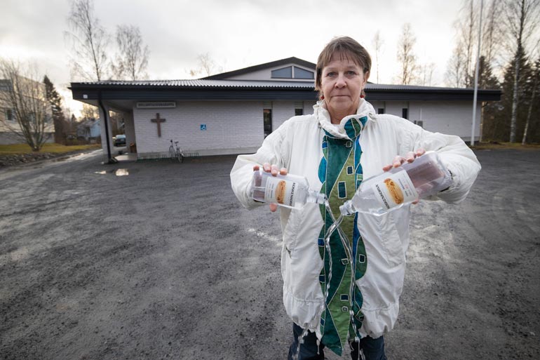Raitis ja uskovainen? Ei kumpaakaan, ainakaan vielä. Kersin Campoyna tunnettu ex-kohuäiti kyllä haluaisi raitistua.