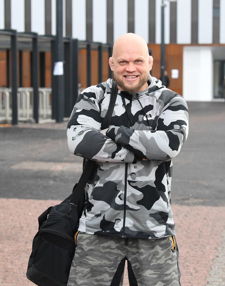 Entinen Cannonball-liivimies ja vapaaottelija muistelee Fatimaa. – Hän oli perso miehille. Syyriassa niitä on varmaan nyt ollut riittämiin, Immu virnistää.