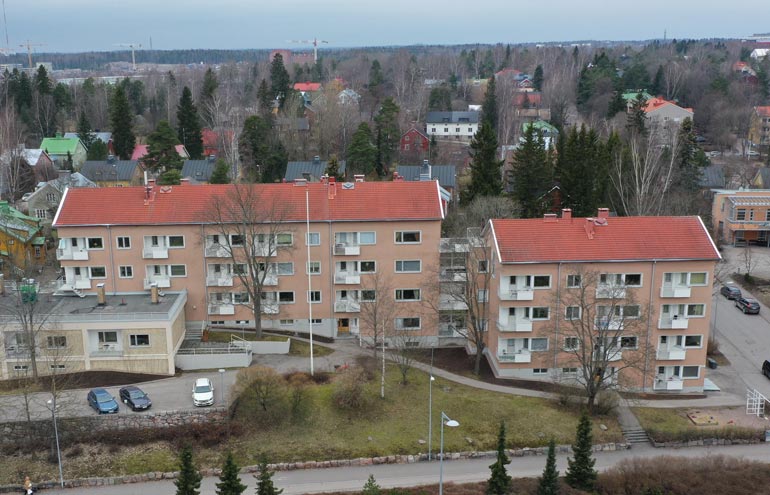 Elli muutti pari vuotta sitten Helsingin Käpylään yli 80 neliön ateljee-asuntoon.