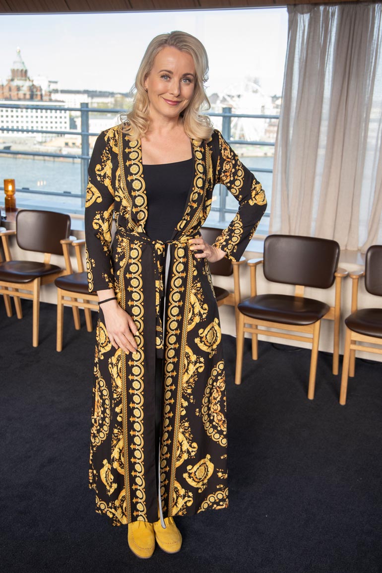 Noora Karma lähetti tukea Janita Lukkariselle.