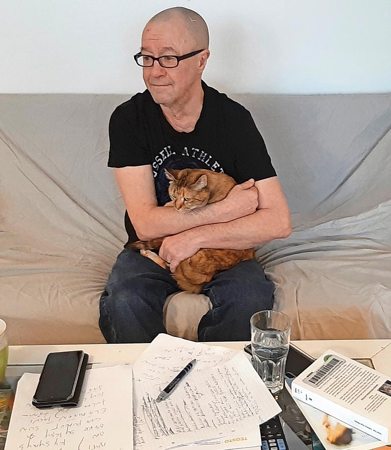 Enzo on yrittänyt päästä tupakasta eroon. – Aika paljon olen saanut sitä vähennettyä, mutten kuitenkaan onnistunut kokonaan lopetettamaan.