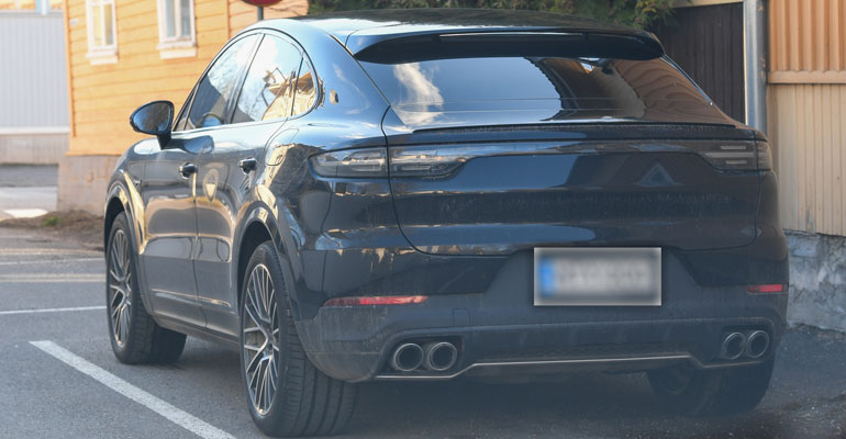 Onni Sarmaste porche 2