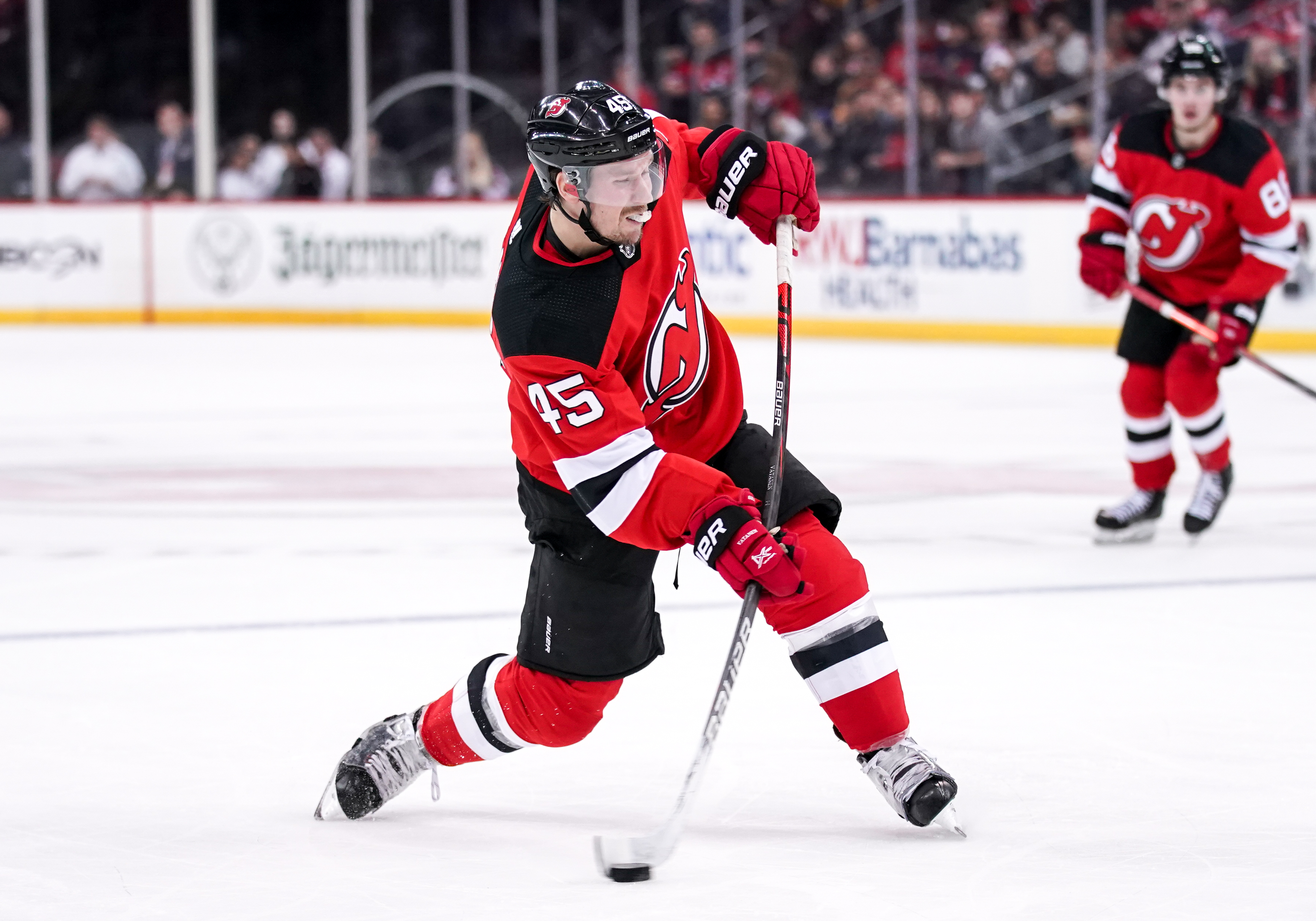 Viimeiset kaudet New Jerseyä edustaneen "Vatmanin" pelaajaoikeudet kuuluvat nyt Carolina Hurricanesille. Suomalaisesta tulee kuitenkin kesällä ns. vapaa agentti.
