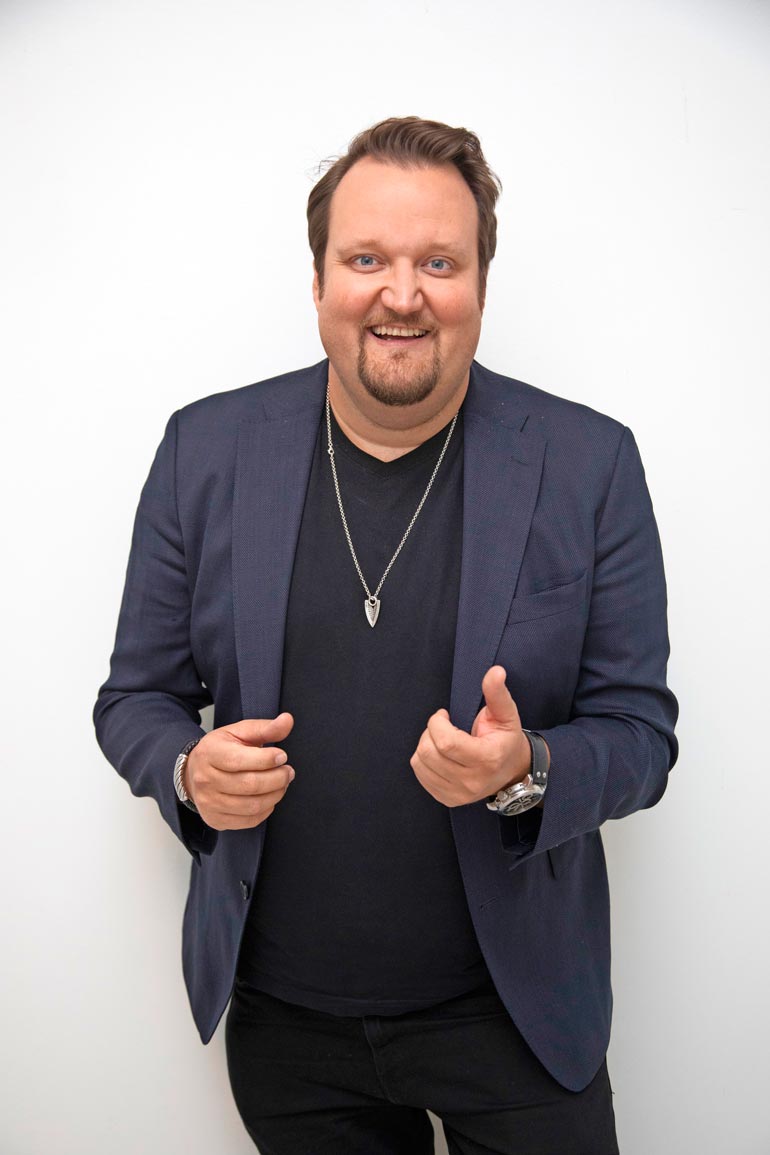 virve rosti ja sanna saarij rvi j iv t masked singer koukkuun virve rosti ja sanna saarij rvi j iv t masked singer koukkuun