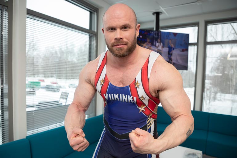 Juha "Viikinki" Mentula kilpaili MTV3-kanavan Gladiaattorit-ohjelmassa vuonna 2019. Juha vakuuttaa, ettei hän ole julkaistujen nakukuvien takana.