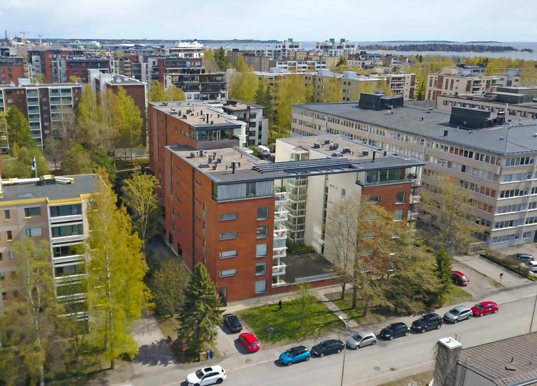 Niklaksen asunto on modernin kerrostalon suurin ja kallein huoneisto.