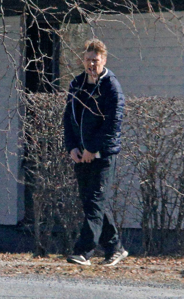 Seiskan kuvaaja nappasi ensimmäiset paparazzikuvat Tonista uudessa kotikaupungissa Kemissä.