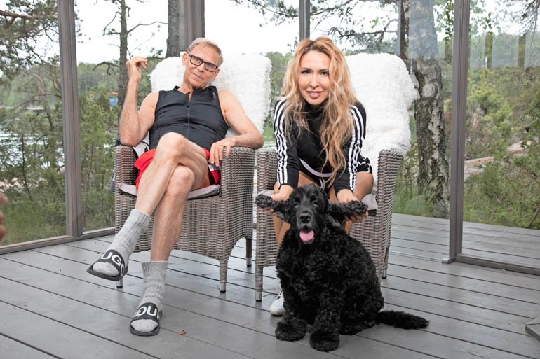 Luca-koira on jälleen karannut Topin ja Nadjan iloksi viereiseltä tontilta. Siellä asustaa Topin tytär.