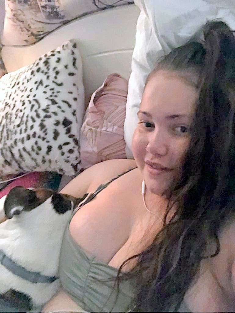 – Kuukausi sitten en herännyt kahdeksaan tuntiin. Läheiset ehtivät käydä hyvästelemässä minut, mutta ihmeen kaupalla heräsin henkiin, kuolemaa lähellä käynyt Janita kertoo.