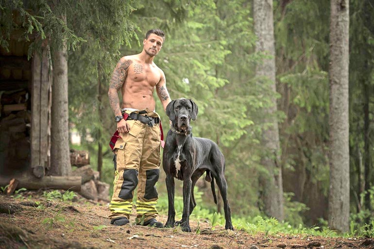 Palomies-Kris on Martinan uusi, silmää viehättävä rakas.