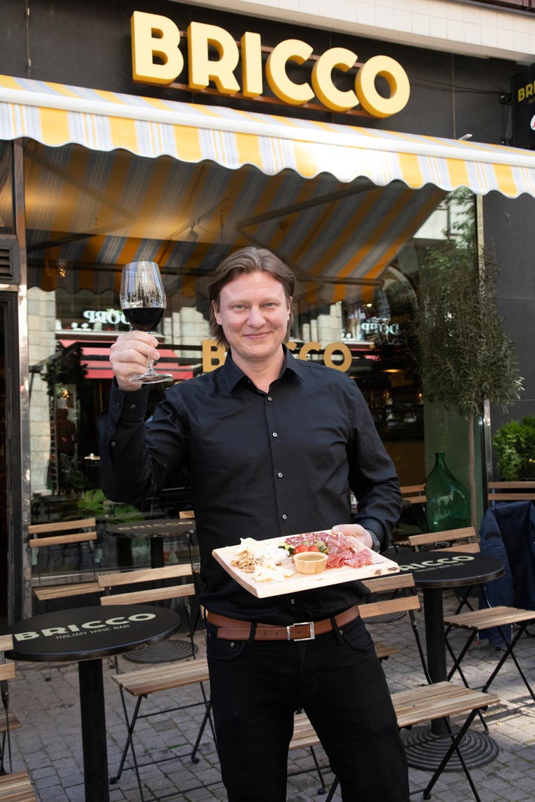 – Olen saanut valtavasti palautetta, että vitsi kun tällainen ravintola olisi Turussa ja Tampereella. Saa nähdä, mahdollisesti tulevaisuudessa.