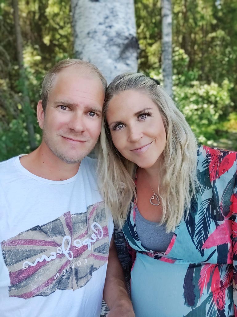 Avovaimo Ria on kestänyt Mikon rinnalla myrskyisät vuodet. – En halua lähteä jatkuvan hyvittelyn tielle vaan osoittaa teoillani, että olen muuttunut mies.