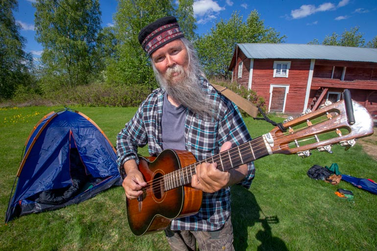 Antin lauluääntä ja -taitoa on verrattu Kari Tapioon. – Jokaiselle on annettu omat lahjansa. Minulla se on soittaminen ja laulaminen.
