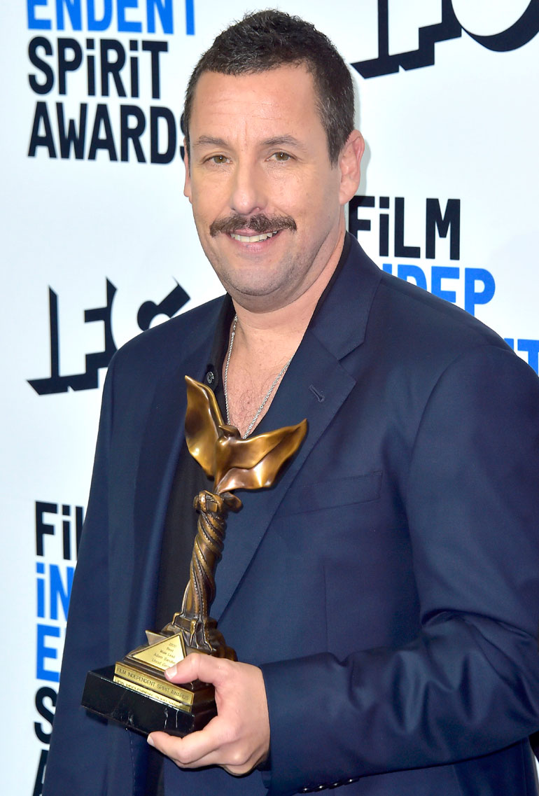 Tältä Adam Sandler näytti helmikuussa.