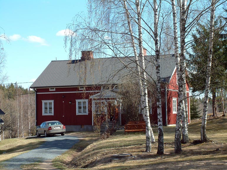 Callen ja Paulan kotitalo on yhä myymättä, vaikka pyyntihintaa on pudotettu 24 000 euroa.