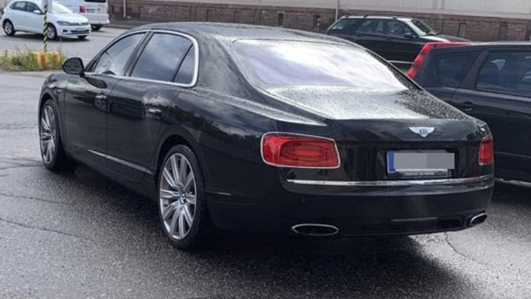 Jetin kiesi on vuoden 2014 käsintehty Bentley Flying Spur W12.
