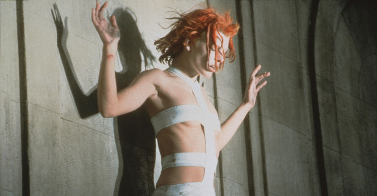 Milla Jovovich The Fifth Element- Puuttuva tekijä -elokuvassa.