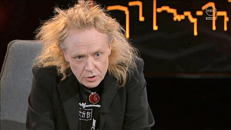 Jussi Hakulinen on yksi Suomen arvostetuimmista lauluntekijöistä, ja hänet on palkittu muun muassa Pro Iskelmä -palkinnolla Iskelmägaalassa 2010.