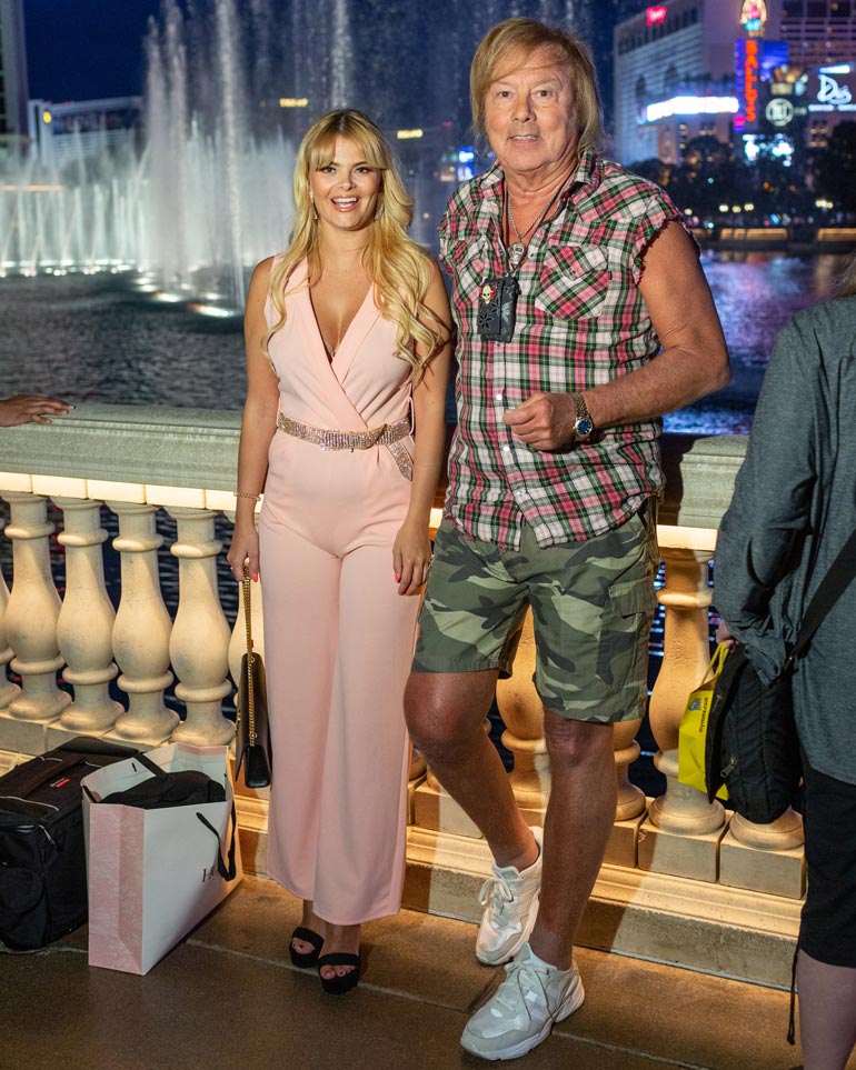 Erikan ja Dannyn suhde kesti vajaat viisi vuotta. Keväällä 2019 kyyhkyläiset poseerasivat Seiskan juttumatkalla Las Vegasin neonvalojen loisteessa.