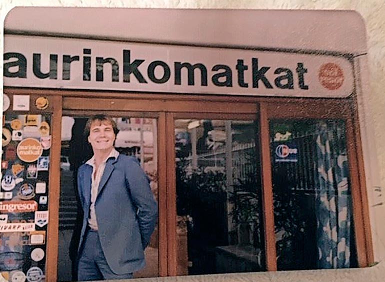 Eki työskenteli Aurinkomatkojen oppaana 1974–88 ympäri maailmaa.