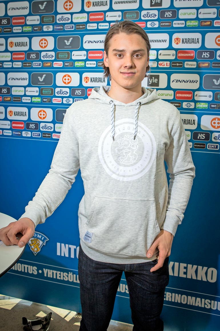Sebastian on kotiutunut tyttöystävänsä kanssa Muhokselle.