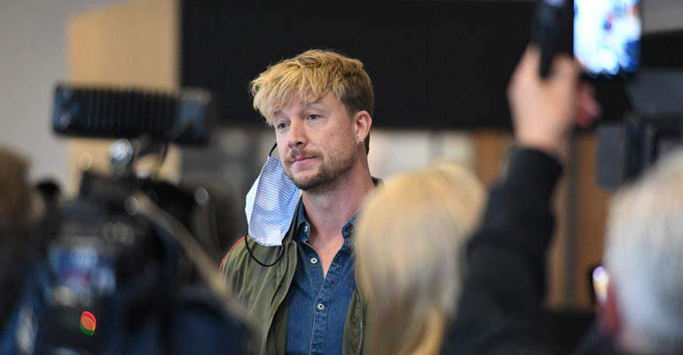Samu Haber Helsingin Kärjäoikeudessa kuva Panu Hörkkö