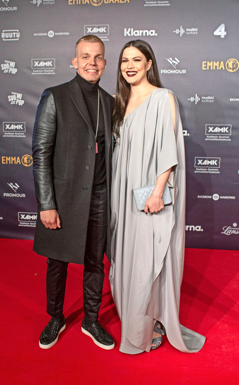 Kimmo elastinen Laiho ja Jenni Vartiainen Emma Gaalan Punaisella matolla 2020-02-08