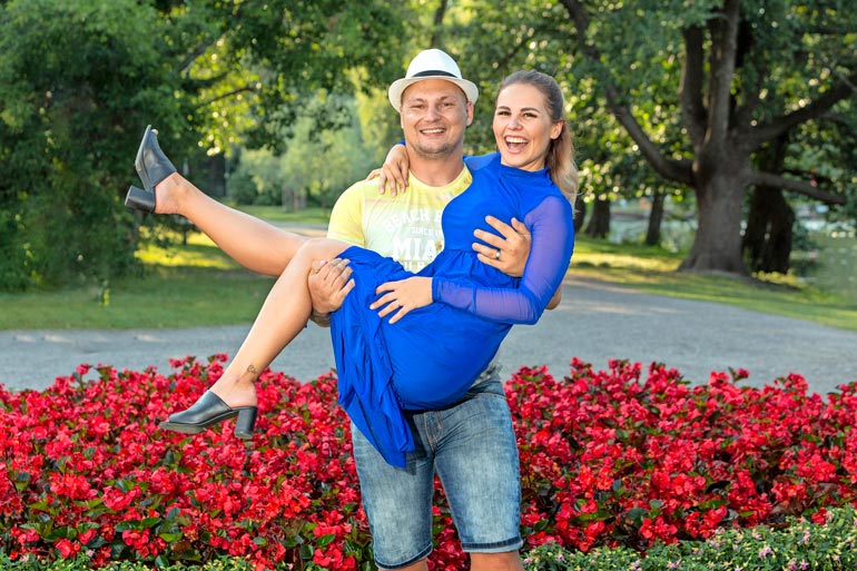 Daniel Lehtonen eli Bile-Dani tuli tunnetuksi aikanaan Hottikset tv-sarjasta. Myöhemmin hän testasi suhdettaan Eveliina-kultansa kanssa Temptation Island Suomessa.