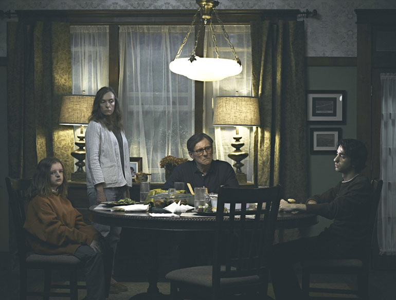 Gabriel Byrne, Alex Wolff, Milly Shapiro and Toni Collette in the ©A24 new film : Hereditary (2018) .